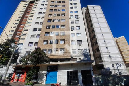 Apartamento à venda com 90m², 3 quartos e 2 vagas Apartamento à venda com 90m², 3 quartos e 2 vagasFachada
