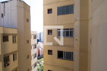 Apartamento à venda com 90m², 3 quartos e 2 vagas Apartamento à venda com 90m², 3 quartos e 2 vagasVista da Área de Serviço