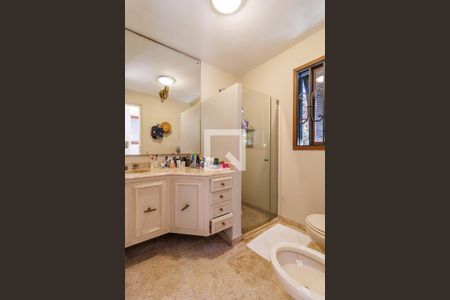 Casa à venda com 499m², 3 quartos e 5 vagas Casa à venda com 499m², 3 quartos e 5 vagasBanheiro 1 da Suíte 3