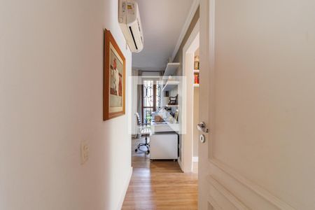 Casa à venda com 499m², 3 quartos e 5 vagas Casa à venda com 499m², 3 quartos e 5 vagasSuíte 3