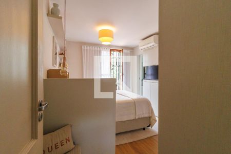 Casa à venda com 499m², 3 quartos e 5 vagas Casa à venda com 499m², 3 quartos e 5 vagasSuíte 1