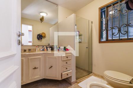 Casa à venda com 499m², 3 quartos e 5 vagas Casa à venda com 499m², 3 quartos e 5 vagasBanheiro 1 da Suíte 3