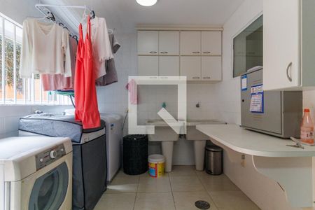 Casa à venda com 499m², 3 quartos e 5 vagas Casa à venda com 499m², 3 quartos e 5 vagasÁrea de Serviço