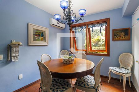 Casa à venda com 499m², 3 quartos e 5 vagas Casa à venda com 499m², 3 quartos e 5 vagasCopa