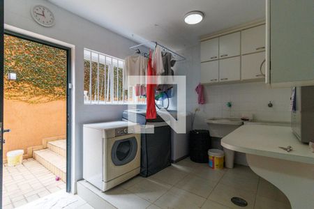 Casa à venda com 499m², 3 quartos e 5 vagas Casa à venda com 499m², 3 quartos e 5 vagasÁrea de Serviço