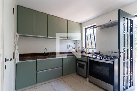 Casa à venda com 499m², 3 quartos e 5 vagas Casa à venda com 499m², 3 quartos e 5 vagasCozinha