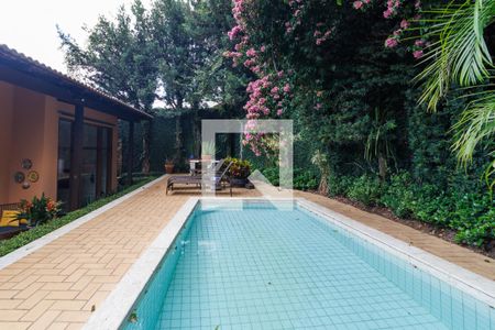 Casa à venda com 499m², 3 quartos e 5 vagas Casa à venda com 499m², 3 quartos e 5 vagasÁrea externa