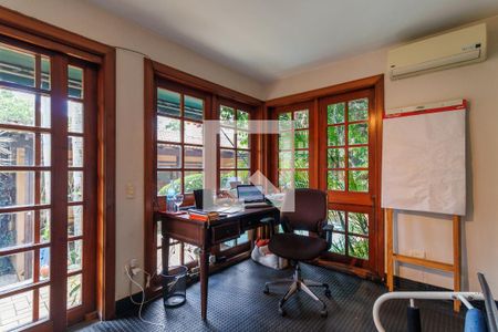 Casa à venda com 499m², 3 quartos e 5 vagas Casa à venda com 499m², 3 quartos e 5 vagasAcademia