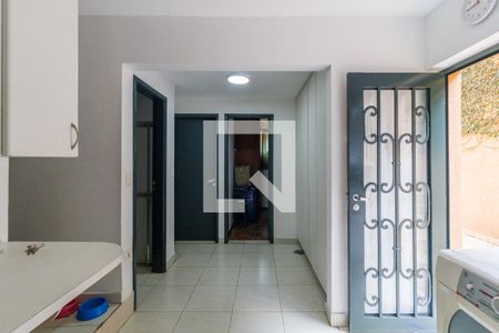 Casa à venda com 499m², 3 quartos e 5 vagas Casa à venda com 499m², 3 quartos e 5 vagasÁrea de Serviço