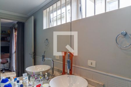 Casa à venda com 499m², 3 quartos e 5 vagas Casa à venda com 499m², 3 quartos e 5 vagasBanheiro da Suíte 2