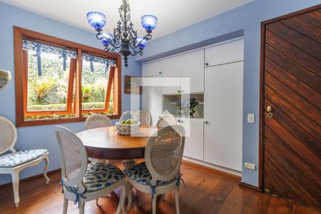 Casa à venda com 499m², 3 quartos e 5 vagas Casa à venda com 499m², 3 quartos e 5 vagasCopa