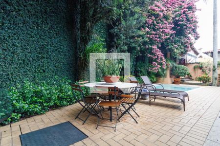 Casa à venda com 499m², 3 quartos e 5 vagas Casa à venda com 499m², 3 quartos e 5 vagasÁrea externa