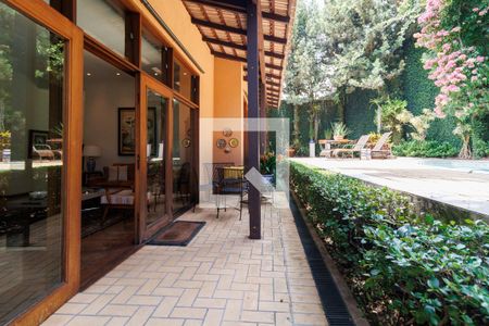 Casa à venda com 499m², 3 quartos e 5 vagas Casa à venda com 499m², 3 quartos e 5 vagasÁrea externa