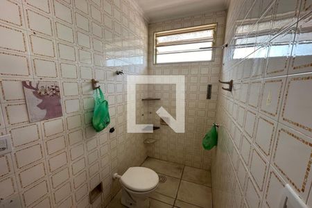Banheiro de kitnet/studio para alugar com 1 quarto, 29m² em Jardim Sumare, Ribeirão Preto
