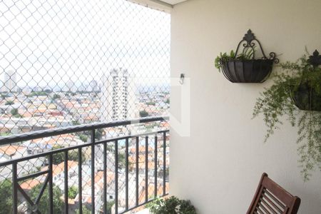 sacada da sala de apartamento para alugar com 3 quartos, 75m² em Vila Bertioga, São Paulo