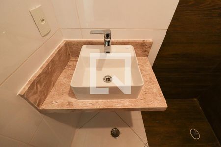 Casa à venda com 200m², 3 quartos e 3 vagasBanheiro da Suíte 2