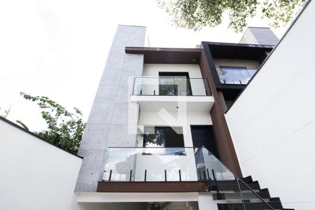 Casa à venda com 200m², 3 quartos e 3 vagasFachada