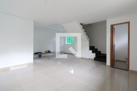 Sala de casa para alugar com 3 quartos, 85m² em Vila Cecilia Maria, Santo André