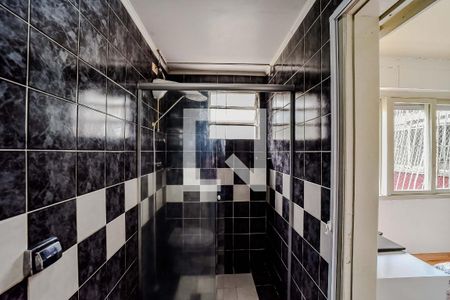 Banheiro de apartamento para alugar com 1 quarto, 45m² em Vila Ipiranga, Porto Alegre