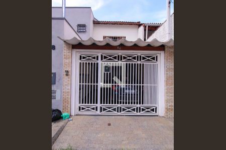 Casa à venda com 158m², 3 quartos e 1 vagaFachada