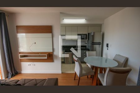 Sala de apartamento para alugar com 2 quartos, 55m² em Guilhermina, Praia Grande