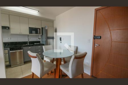 Sala de apartamento para alugar com 2 quartos, 55m² em Guilhermina, Praia Grande