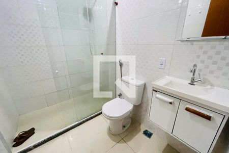 Banheiro de casa para alugar com 2 quartos, 50m² em Doutor Laureano, Duque de Caxias