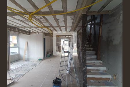 Casa à venda com 3 quartos, 244m² em Jardim Las Vegas, Santo André