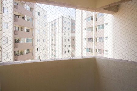 Varanda de apartamento para alugar com 2 quartos, 58m² em Parque Maria Helena, São Paulo