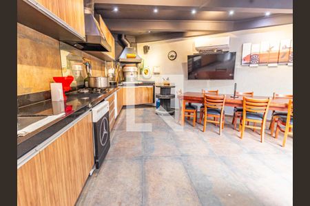 Casa à venda com 480m², 3 quartos e 4 vagas Casa à venda com 480m², 3 quartos e 4 vagasCozinha Externa