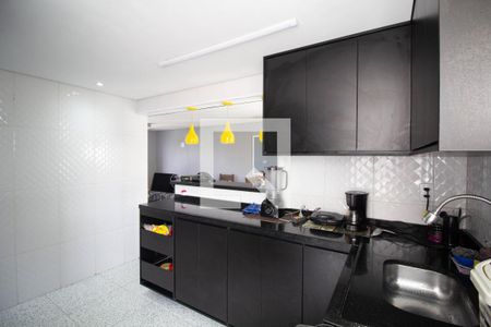 Cozinha de apartamento para alugar com 2 quartos, 56m² em Itaquera, São Paulo