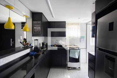 Cozinha de apartamento para alugar com 2 quartos, 56m² em Itaquera, São Paulo