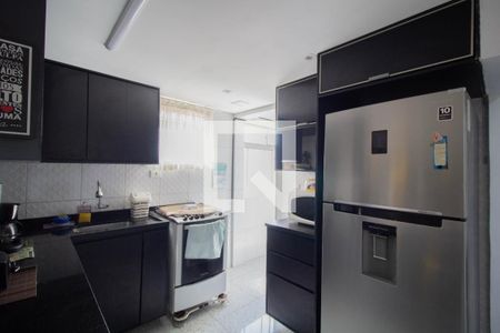 Cozinha de apartamento para alugar com 2 quartos, 56m² em Itaquera, São Paulo