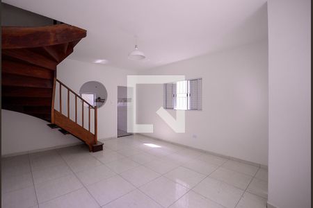 Casa para alugar com 110m², 2 quartos e 2 vagasSala 