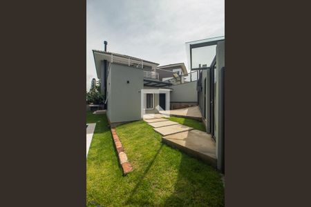 Casa à venda com 212m², 3 quartos e 2 vagasFachada