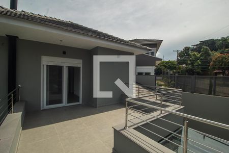 Casa à venda com 212m², 3 quartos e 2 vagasVaranda
