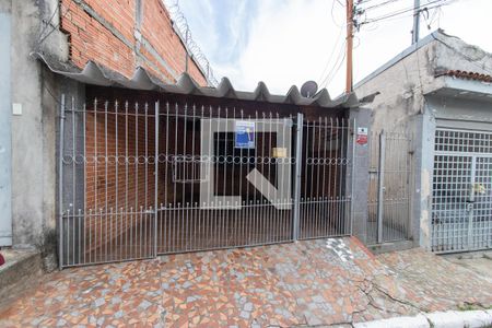 Casa para alugar com 90m², 2 quartos e 2 vagas Casa para alugar com 90m², 2 quartos e 2 vagasFachada