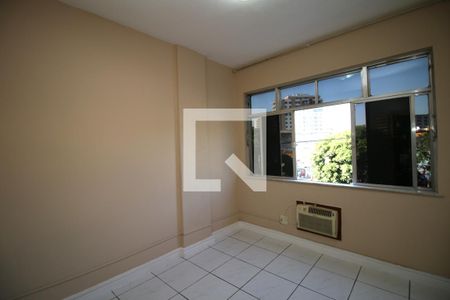 Quarto 1 de apartamento para alugar com 2 quartos, 84m² em Ramos, Rio de Janeiro