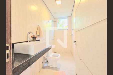 Casa à venda com 270m², 7 quartos e 4 vagas Casa à venda com 270m², 7 quartos e 4 vagasBanheiro