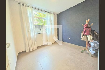 Casa à venda com 270m², 7 quartos e 4 vagas Casa à venda com 270m², 7 quartos e 4 vagasQuarto