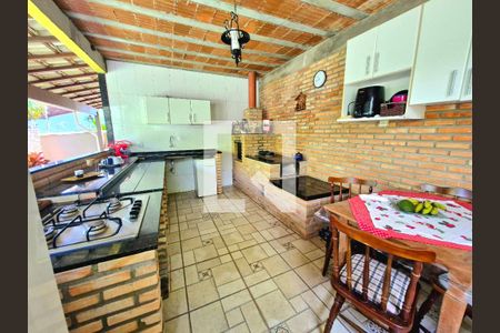 Casa à venda com 270m², 7 quartos e 4 vagas Casa à venda com 270m², 7 quartos e 4 vagasÁrea comum