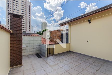 Casa à venda com 223m², 4 quartos e 3 vagas Casa à venda com 223m², 4 quartos e 3 vagasTerraço