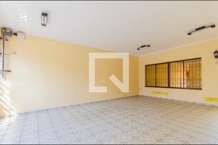 Casa à venda com 223m², 4 quartos e 3 vagas Casa à venda com 223m², 4 quartos e 3 vagasGaragem