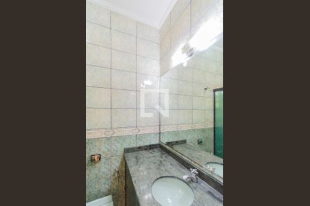 Casa à venda com 223m², 4 quartos e 3 vagas Casa à venda com 223m², 4 quartos e 3 vagasBanheiro da Suíte 2