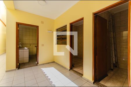 Casa à venda com 223m², 4 quartos e 3 vagas Casa à venda com 223m², 4 quartos e 3 vagasQuintal