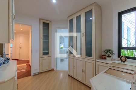 Apartamento para alugar com 200m², 4 quartos e 3 vagas Apartamento para alugar com 200m², 4 quartos e 3 vagasQuarto