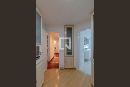 Apartamento para alugar com 200m², 4 quartos e 3 vagas Apartamento para alugar com 200m², 4 quartos e 3 vagasQuarto