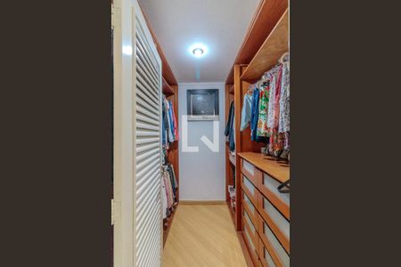 Apartamento para alugar com 200m², 4 quartos e 3 vagasCloset 