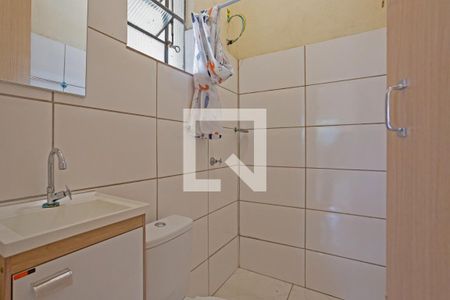 Banheiro de kitnet/studio para alugar com 1 quarto, 27m² em Havaí, Belo Horizonte