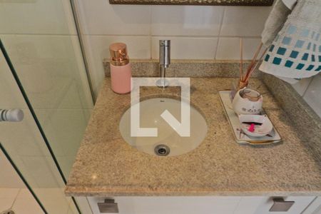 Apartamento à venda com 69m², 2 quartos e 1 vaga Apartamento à venda com 69m², 2 quartos e 1 vagaBanheiro